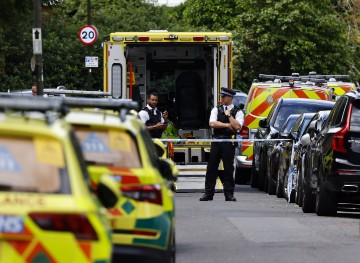 London: Dijete poginulo u udaru automobila u školu