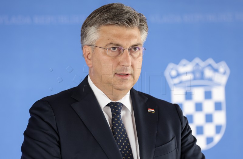 Plenković: Umjesto isprike jučer smo slušali lažne teze o kršenju Ustava