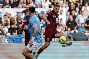 West Ham nudi 20 milijuna eura i Vlašića za Schuursa