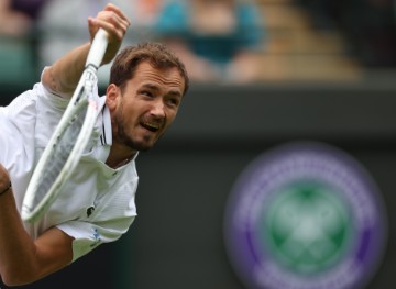 Wimbledon: Medvjedev u tri seta bolji od Mannarina