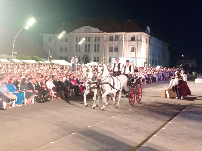 Svečano otvoreni 57. Đakovački vezovi