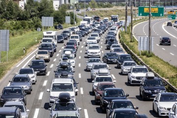 Promet pojačan na većini cesta u smjeru mora, kao i na cestama u priobalju