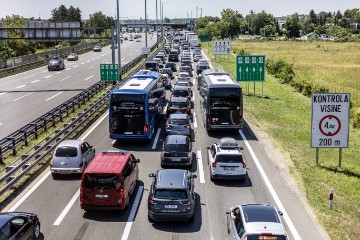 Promet pojačan na većini cesta u smjeru mora, kao i na cestama u priobalju