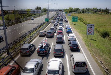 Promet pojačan na većini cesta u smjeru mora, kao i na cestama u priobalju