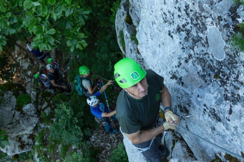 Otvorena alpinističko-planinarska staza Ferrata na velebitskom masivu Crnopca 