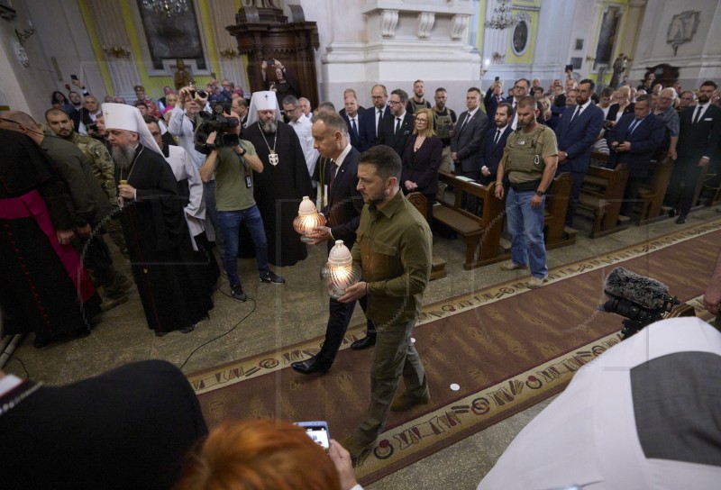 Zelenskij i Duda odali počast žrtvama pokolja iz Drugog svjetskog rata