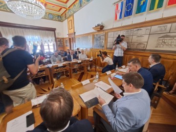 Butković sudjelovao na radnom sastanku na temu sanacije pulskog lukobrana