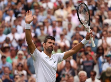 Wimbledon: Đoković 'preživio' Hurkaczevo 'bombardiranje'