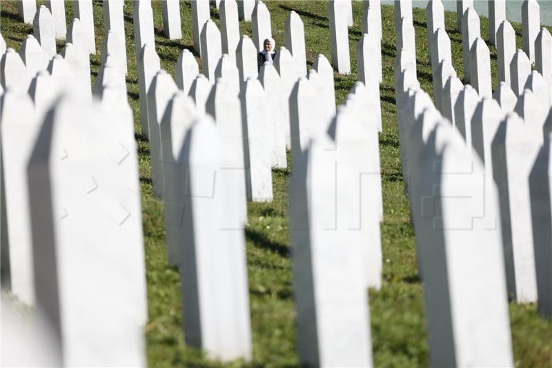 Split: Mimohod za  Srebrenicu