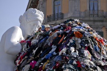 "Veneru od krpa" talijanskog umjetnika Pistoletta uništio je požar