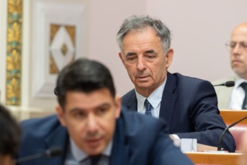 Pupovac o plinskoj aferi: Razrješenje prodaje viškova plina predajemo premijeru