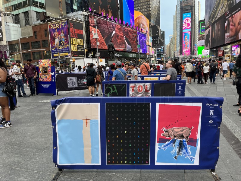 Plakat agencije Bruketa&Žinić&Grey izložen na Times Squareu