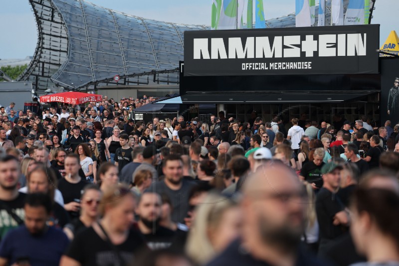 Rammstein nastupa u Berlinu uz prosvjede protiv pjevača