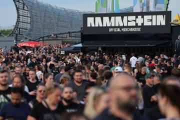 Rammstein nastupa u Berlinu uz prosvjede protiv pjevača