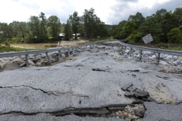 Bujične poplave na sjeveroistoku SAD-a, pod toplinskim valom 25 posto stanovništva