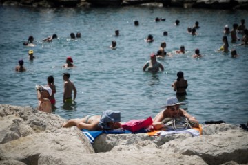 Na sjevernoj hemisferi počinje još jedan tjedan žestokih vrućina