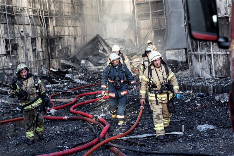 Turska obuzdava požare, uključujući u pokrajini pogođenoj potresima