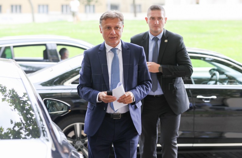 Jandroković resolutely rejects insinuation his daughter given favourable treatment