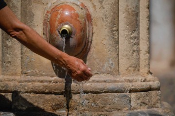 Grčka na oprezu zbog toplinskog vala, rastu temperature u SAD-u