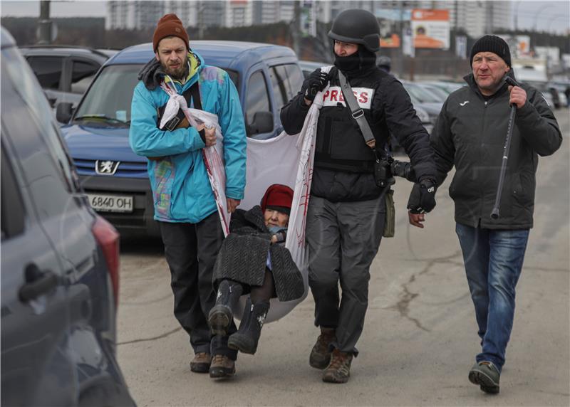 Rusija tvrdi da je kasetnom bombom ubijen novinar i troje ranjeno