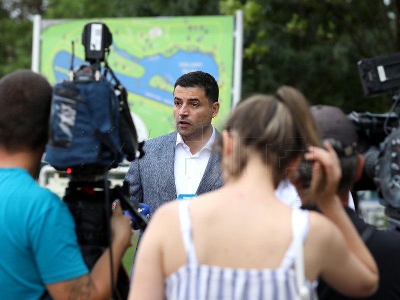 Konferencija za medije Davora Bernardića na Jarunu