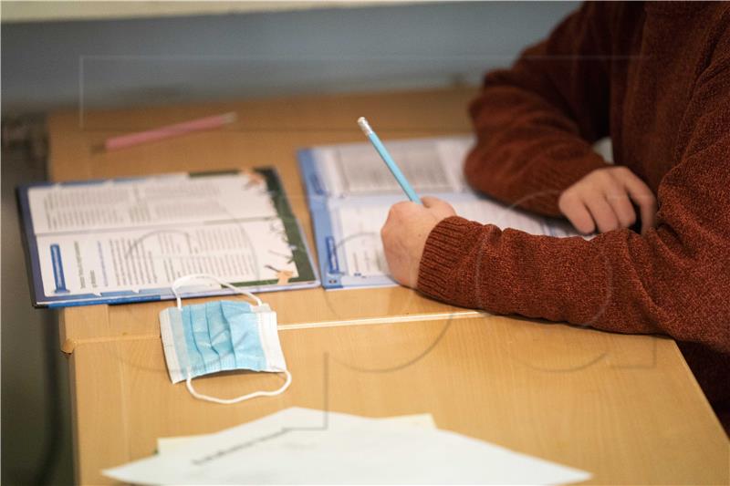 UNESCO upozorio na pretjeranu upotrebu najsuvremenih tehnologija u školi