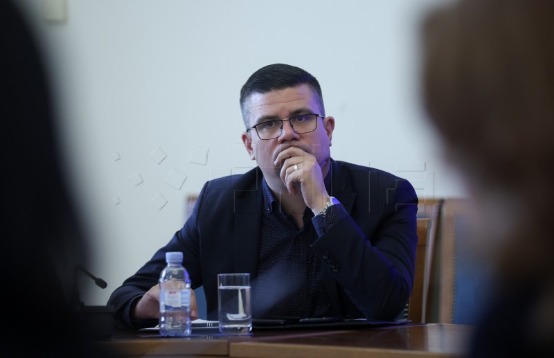 Socijaldemokrati: Sagrađeni vrtići s bazenima, ali bez djece i odgajatelja