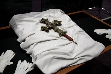 Valuable 14th century cross returned to Croatia after 50 years