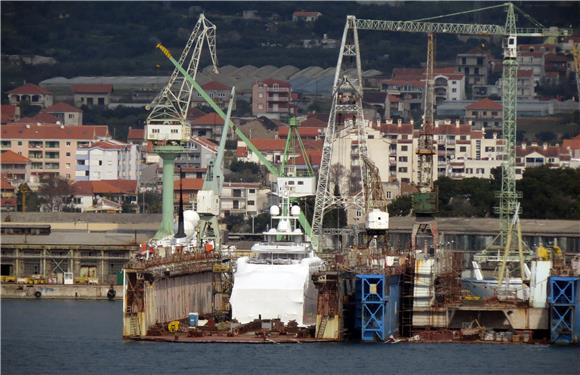 Man found dead under rubble in Trogir dock