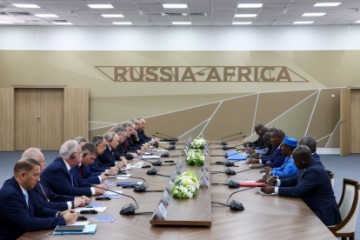 Putin: Rusija potpisala vojne sporazume s 40 afričkih država