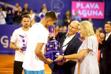 ATP Umag - Popyrin u finalu pobijedio Wawrinku