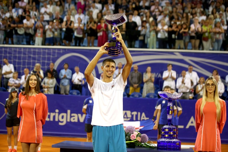 ATP Umag - Popyrin u finalu pobijedio Wawrinku