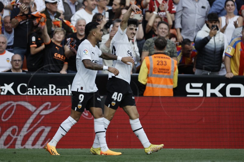 Valencia zabranila prodaju koštica na stadionu zbog glodavaca