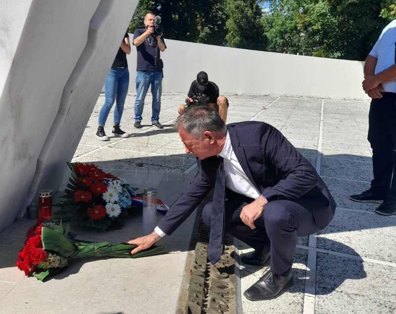 Croat and Serb war victims commemorated in Otočac and Doljani