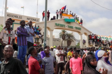 Svrgnuti nigerski predsjednik pozvao na pomoć u obnovi ustavnog poretka