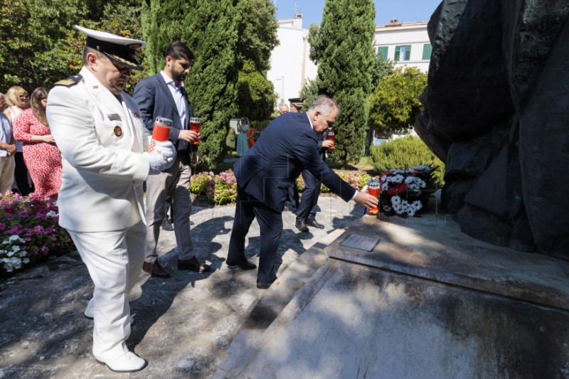 Dan pobjede: Polaganje vijenaca u Parku hrvatskih branitelja