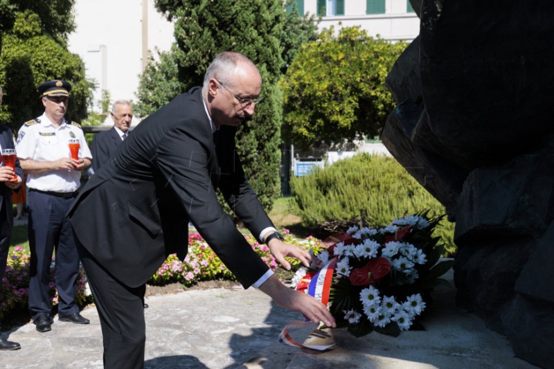 Dan pobjede: Polaganje vijenaca u Parku hrvatskih branitelja