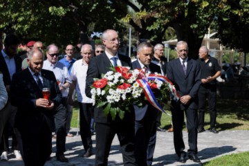 Dan pobjede: Polaganje vijenaca u Parku hrvatskih branitelja