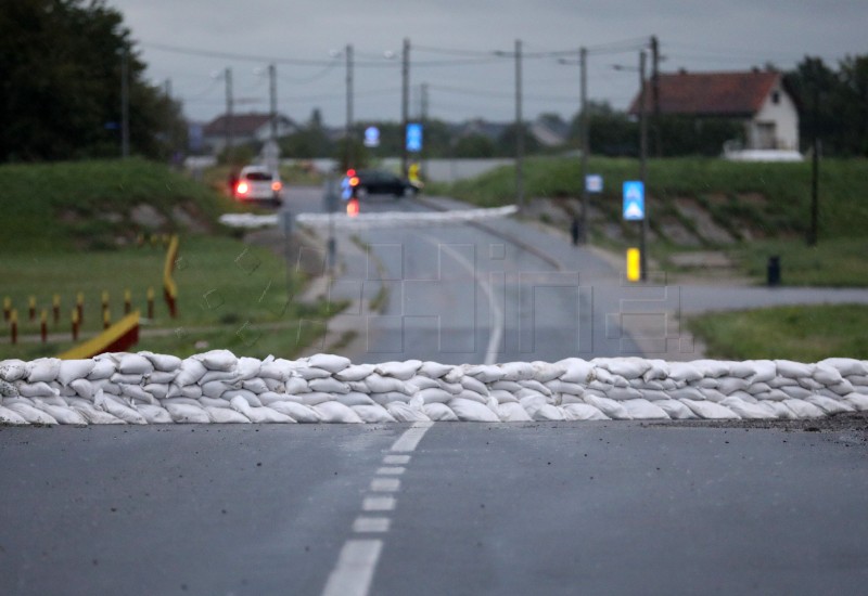 Od 18 sati zatvaraju se sve ceste preko oteretnog kanala Sava - Odra 