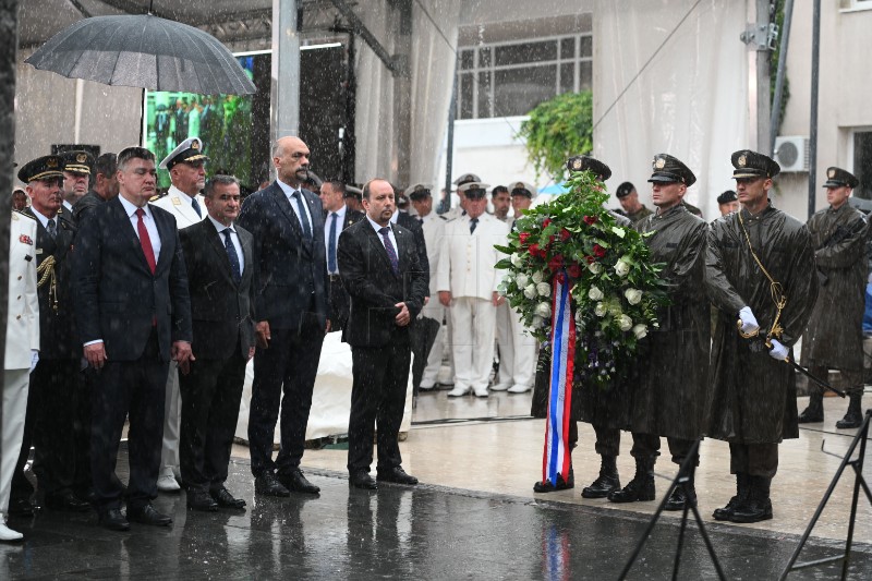 Vijenci za poginule branitelje u Oluji 