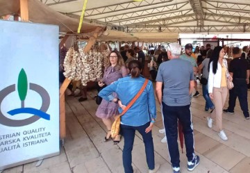 Poreč: otvoren Festival istarskog češnjaka