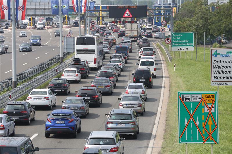 HAK: Privremeno je prekinut promet u tunelu Mala Kapela u smjeru Zagreba