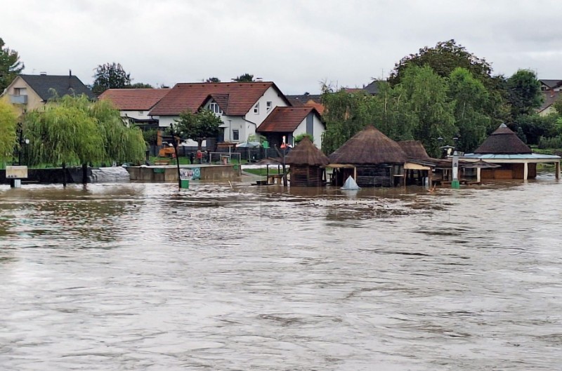 Hrvatske vode: Vodostaj Mure noćas do 500 cm