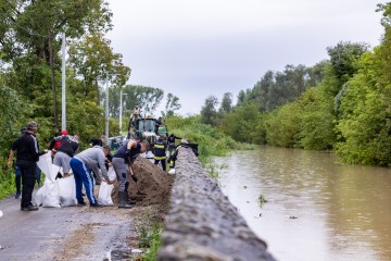 Izvanredno stanje obrane od poplava zbog porasta vodostaja kod Rugvice