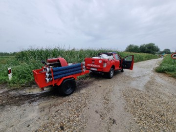 Drava ozbiljno prijeti selima uz Podravinu, prometnice zatvorene