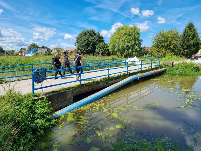 Dravska voda prodire i u Torčec, u mjestu oglašene sirene