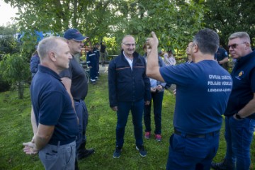 Ministri Grlić Radman i Fajon u obilasku poplavljenih područja u Sloveniji