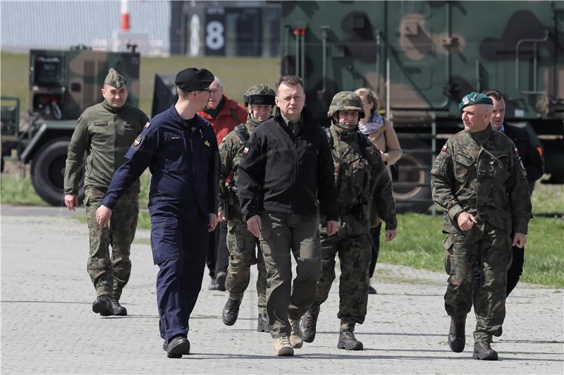 Poljska šalje vojnike na granicu s Bjelorusijom, Rusija jača zapadne granice