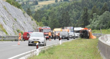 Na autocesti Rijeka - Zagreb poginula dvojica radnika HAC-a