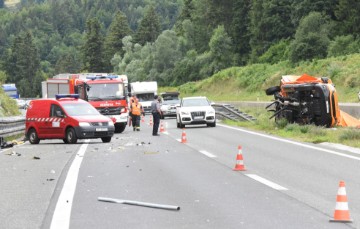 Na autocesti Rijeka - Zagreb poginula dvojica radnika HAC-a